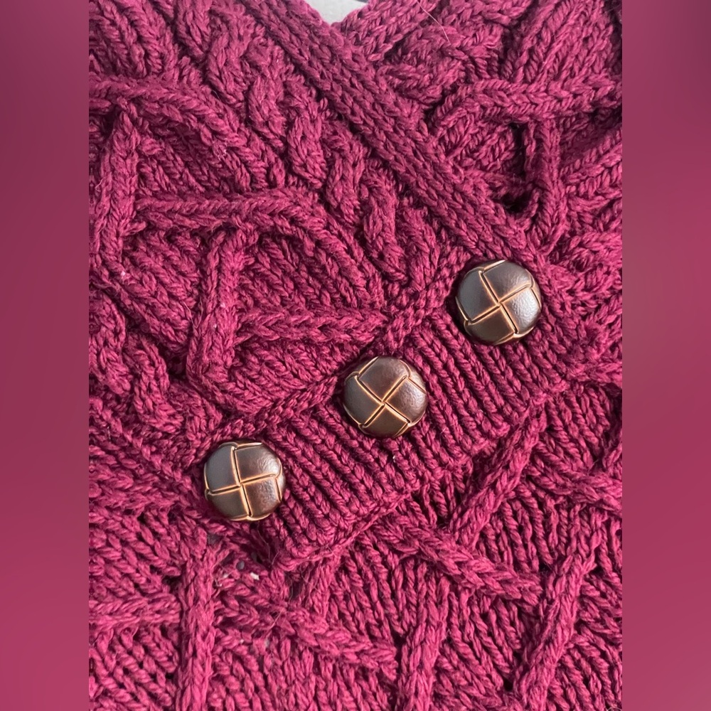 Quiet Luxury Aran Mor Merino Wool Poncho S Burgundy Cable Knit - Picture 5 of 13